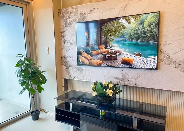 Luxury 1br Across Okada, Solaire
