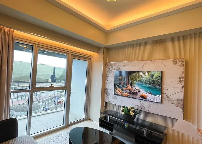 Luxury 1br Across Okada, Solaire *