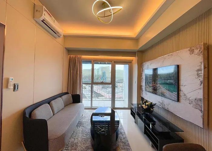 Luxury 1br Across Okada, Solaire *