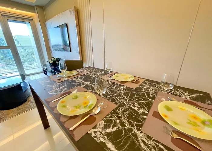 Luxury 1br Across Okada, Solaire アパート